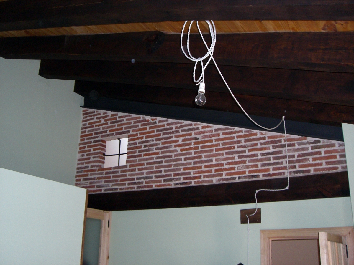 VIVIENDA UNIFAMILIAR EN VILLAFRANCA DE LA SIERRA (AVIILA)