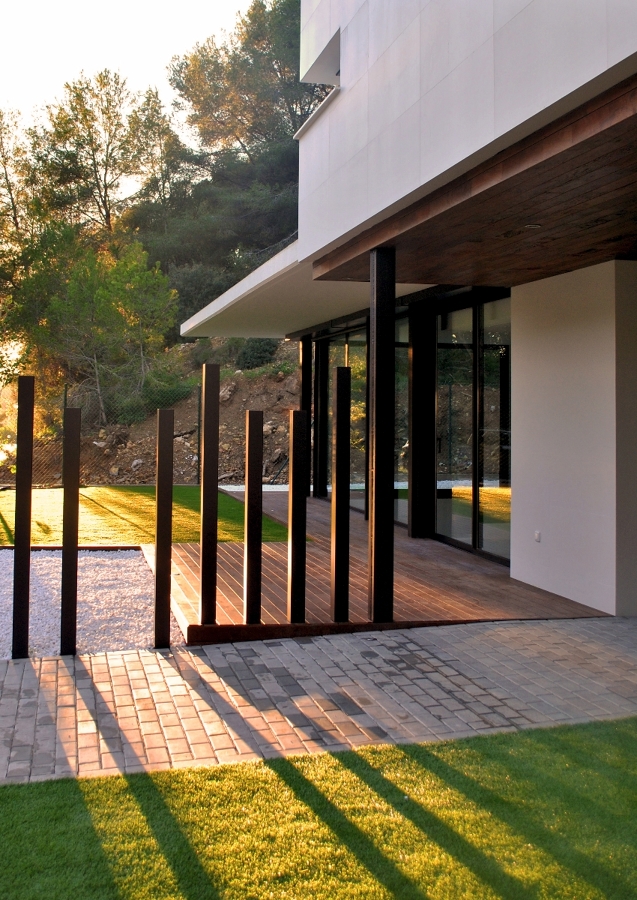 Vivienda unifamiliar. Entrada peatonal