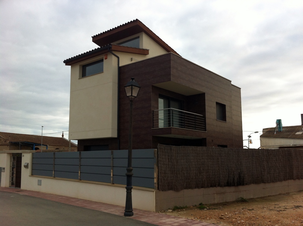 VIVIENDA UNIFAMILIAR