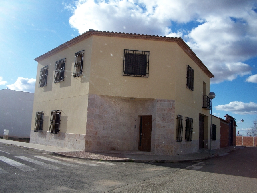 VIVIENDA UNIFAMILIAR