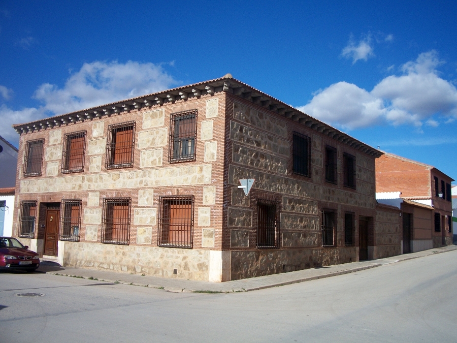 VIVIENDA UNIFAMILIAR