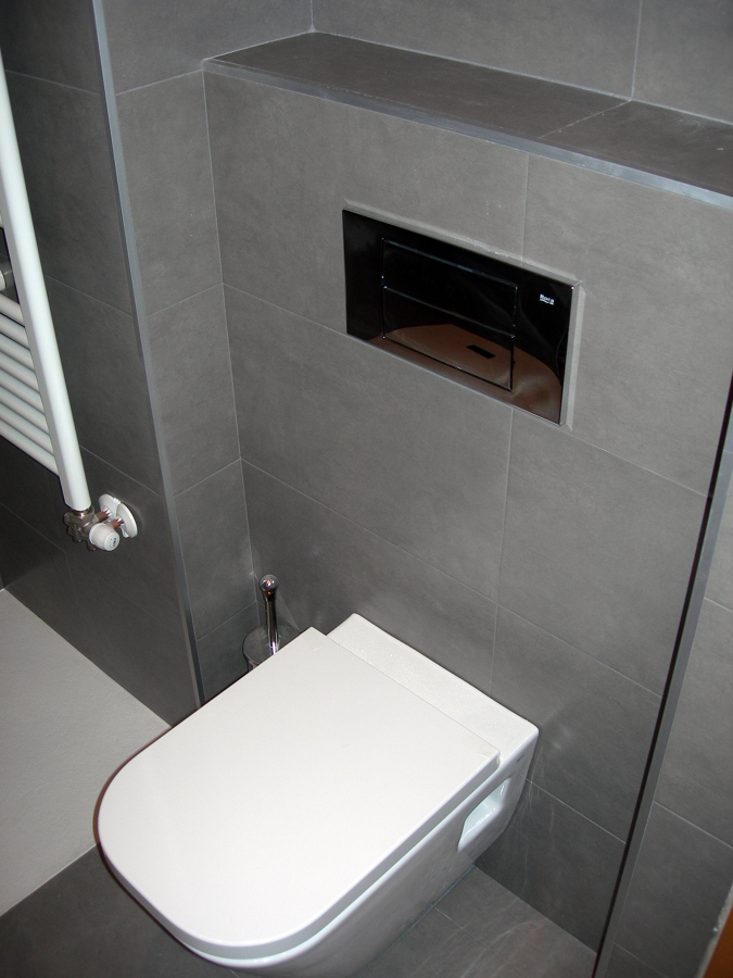 Water suspendido con pulsador