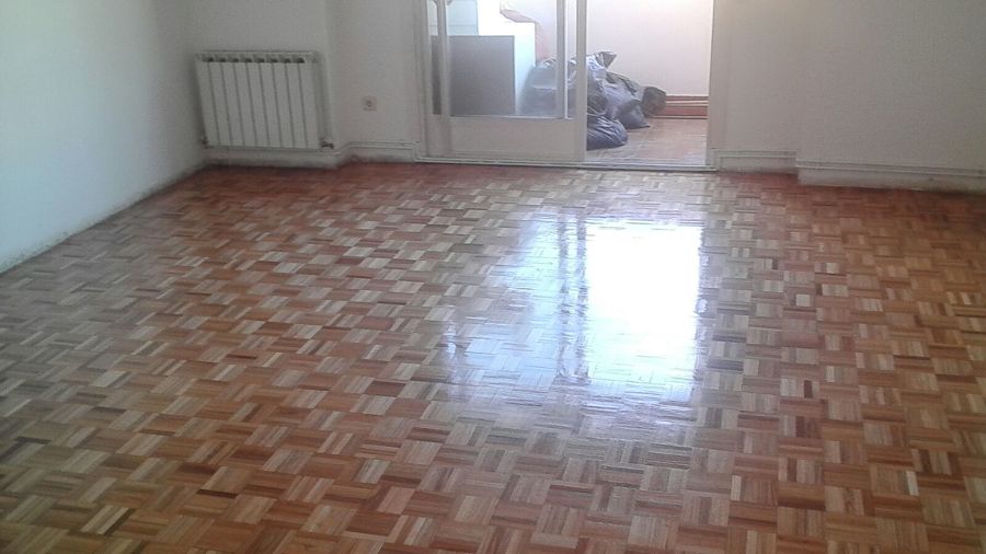 Acochillado y barnizado de parquet