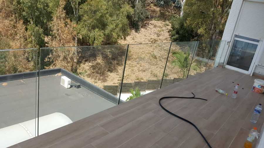 Montaje barandilla de cristal