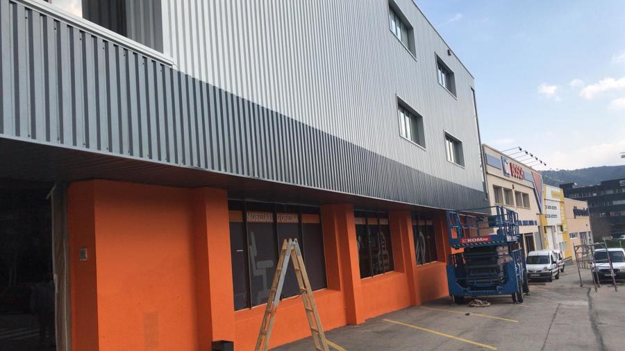 Pinturas fachada nave