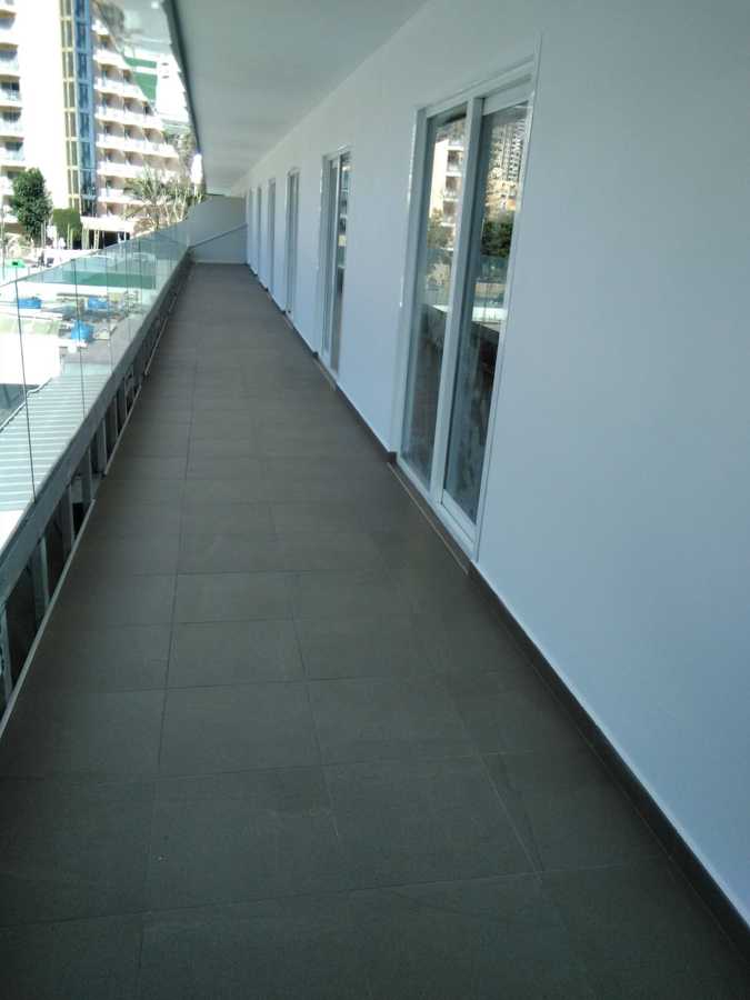 Reforma de fachada, terrazas y recepción en Hotel Helios Benidorm.