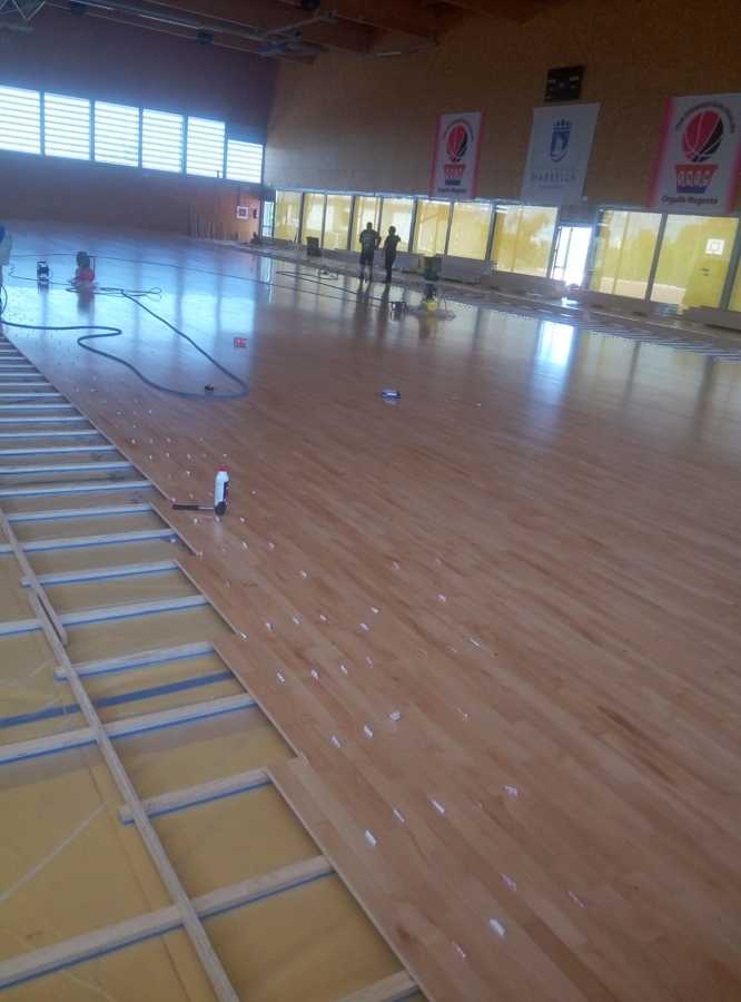 Montaje pavimentos de madera pabellon