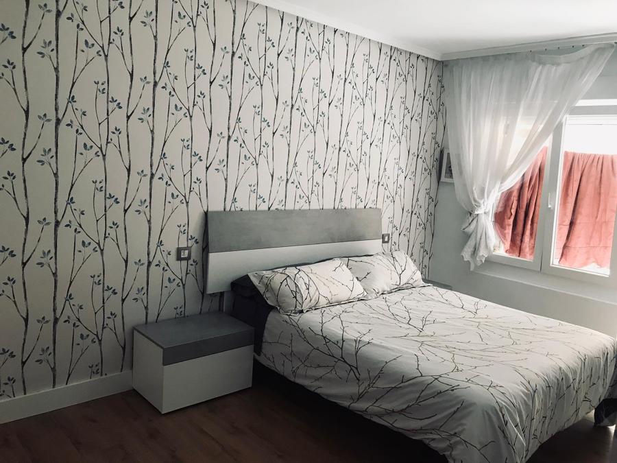 colocación de papel decorativo finalizado