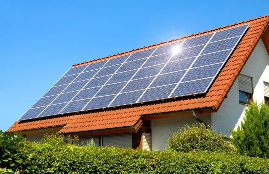 Paneles solares en su vivienda