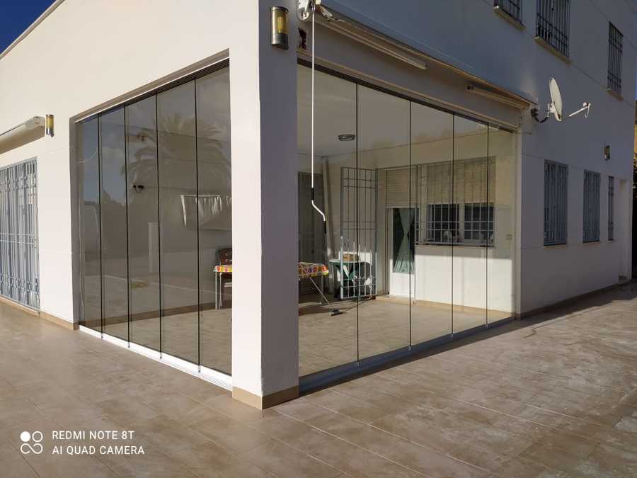 Instalación de cortinas de cristal