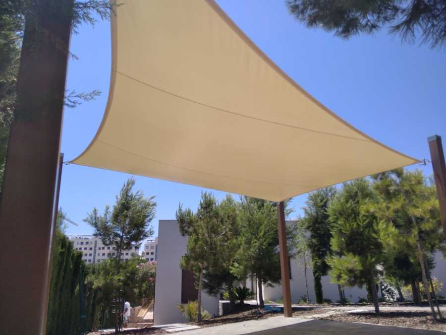 VELA TENSADA