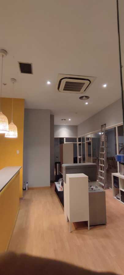 PINTURA INTERIOR DE MOSTRADOR