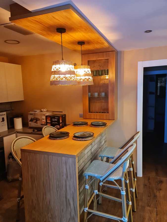 Encimera y Vitrina de cocina