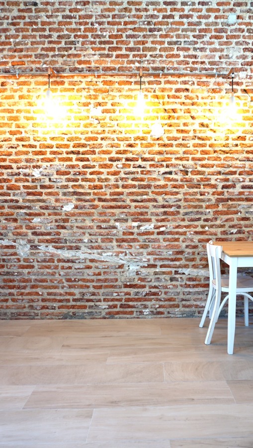 Pared interior de ladrillo visto