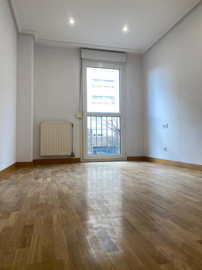 Rehabilitación de pintura en dormitorio