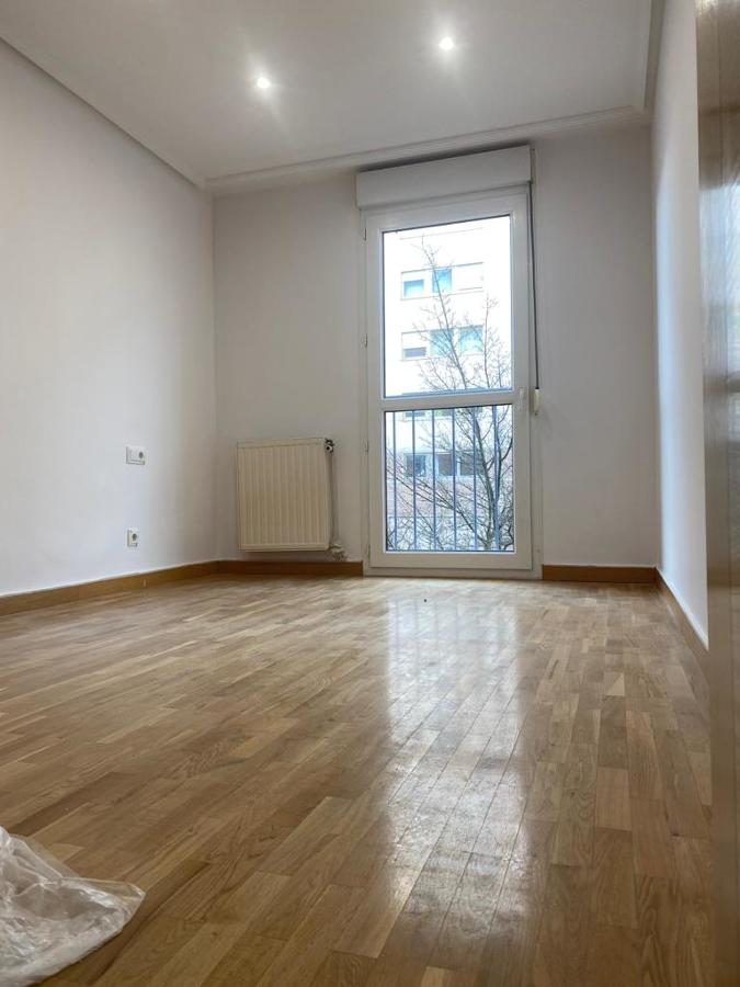 Rehabilitación de pintura en dormitorio