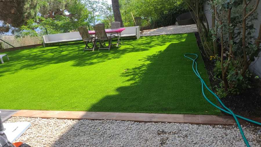Instalación de césped artificial