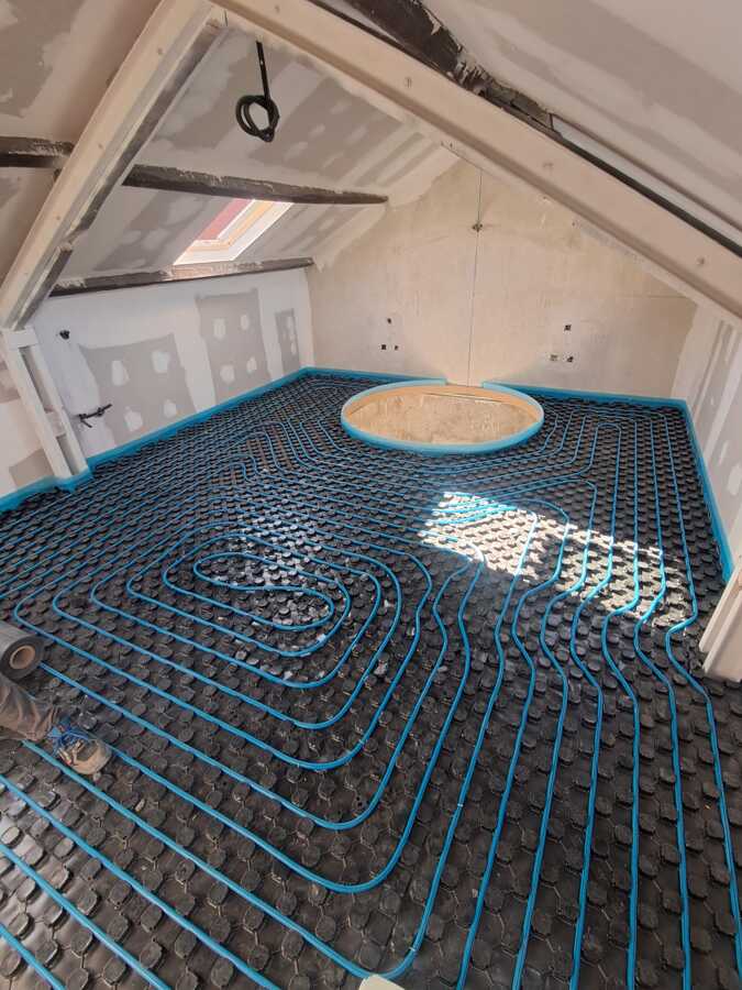 SUELO RADIANTE Y REFRESCANTE