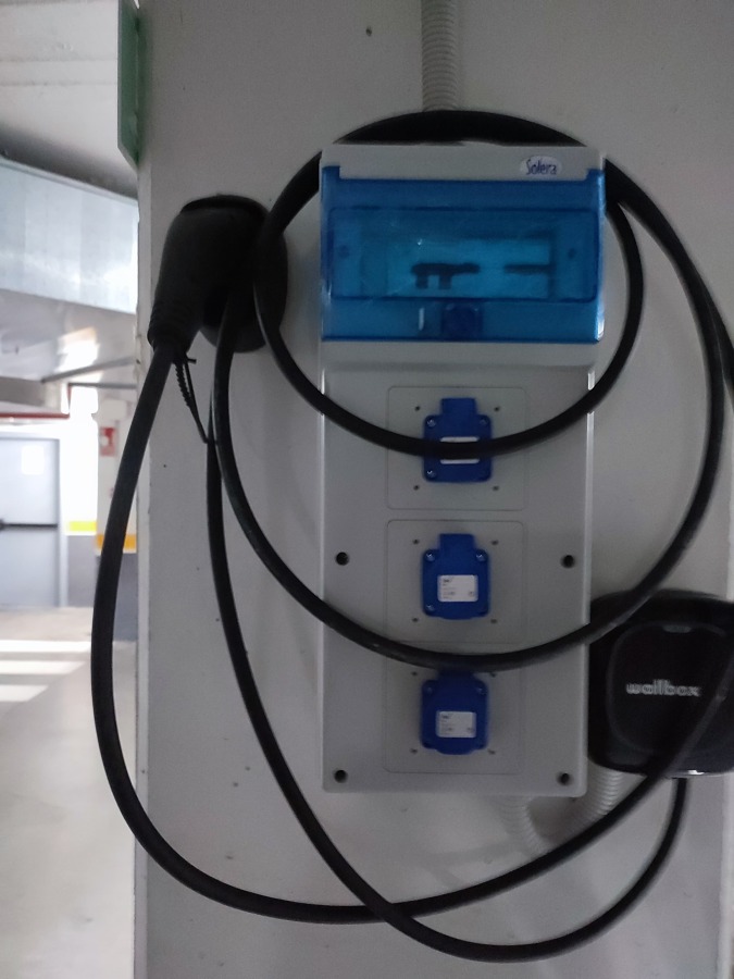 INSTALACION DE PUNTO DE CARGA DE VEHICULO ELECTRICO