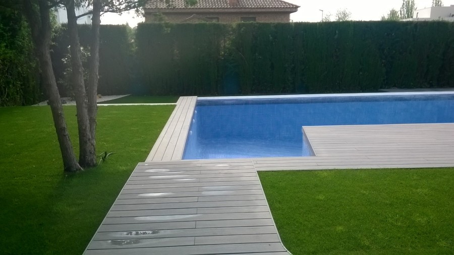 SOLADO MADERA TECNOLOGICA Y PISCINA