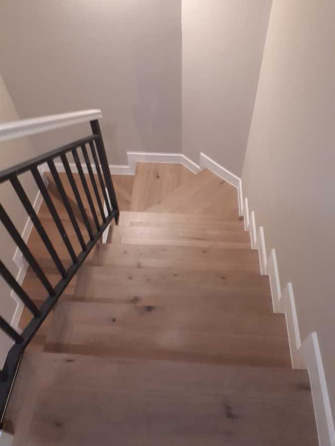 Escalera roble Málaga helvetic