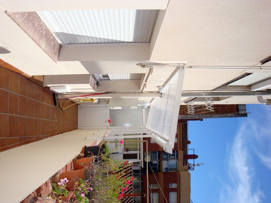 YOLANDA-CARLES, C/ FREDERIC SOLÉ