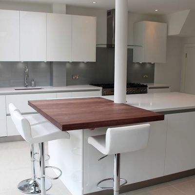 COCINA AMPLIA Y CONFORTABLE