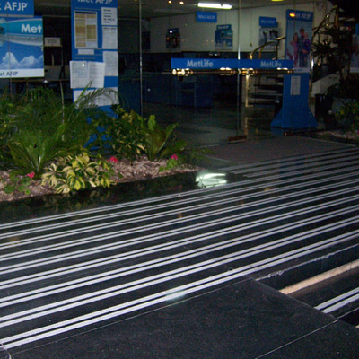 Suelo, Escalera y Rampa Tallado Antideslizante