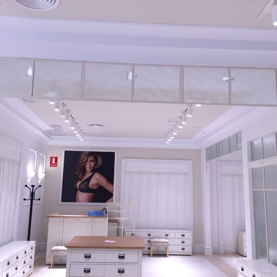 Interior tienda Intimissimi