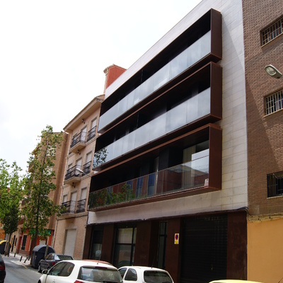 EDIFICIO VIVIENDAS