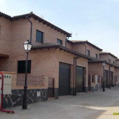 10 VIV. EN ALDEANUEVA DE S. BARTOLOME