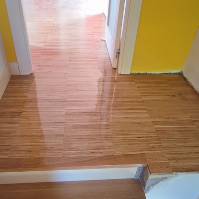 Instalación de parquet industrial y Barnizado