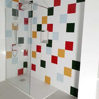 Baño con colores