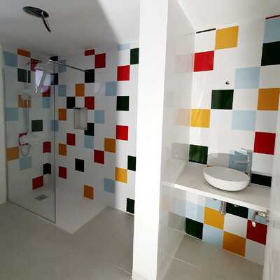 Baño con colores
