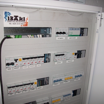 Electricistas, Energías Renovables, Fontanería