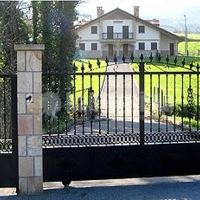 Carpintería Metálica, Puertas Automáticas, Estructuras Sombrajes