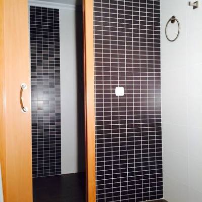 Baños en tonos grises