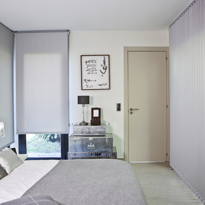 Estor enrollable y cortina vertical Kaaten