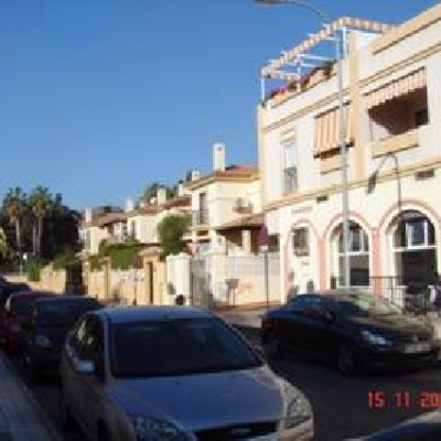 12 viviendas adosadas en urb Los Canarios