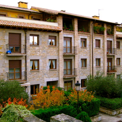 12 VIVIENDAS EN UHARTE