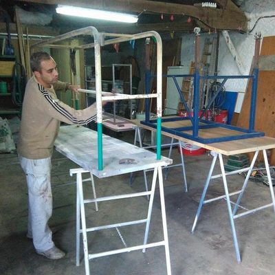 Lijado y esmaltado de mesa