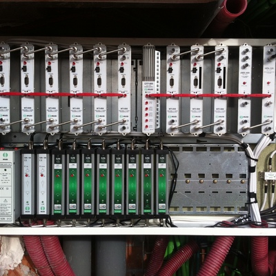 Cabecera de amplificación de TV 