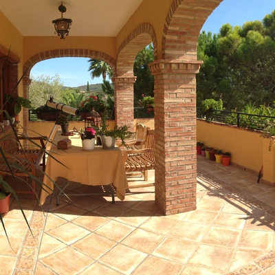 TERRAZA CON ARCOS DE CARAVISTA