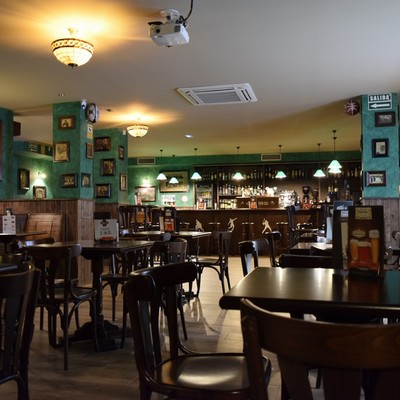 BAR HELMANTICS SPORT TAVERN