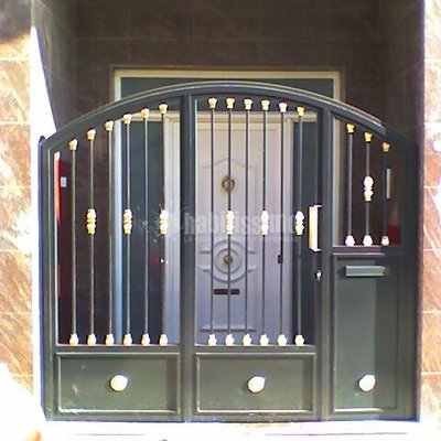 Cancela en comunidad de vecinos