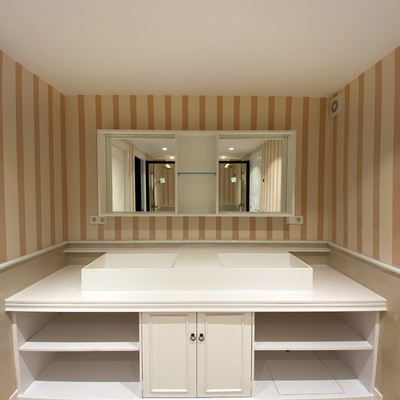 Creación de mueble de madera a medida para baño.