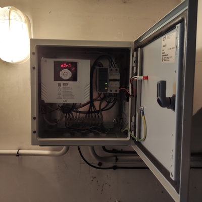 CUADRO BOMBEO GRUPO DE PRESION EDIFICIO VIVIENDAS CON VARIADOR DE FRECUENCIA