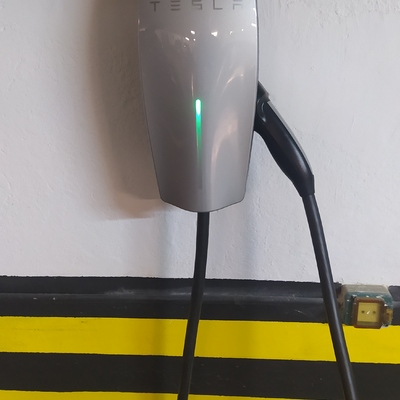 Tesla Wall Connector