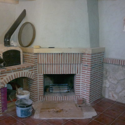 CHIMENEA FRANCESA EN BODEGA