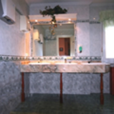 Baño de Minusválidos en residencia geriátrica.